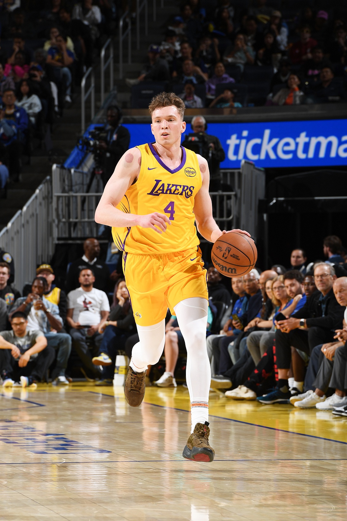 开云APP-去年选秀应该摘中锋韦尔？湖记：💯 克内克特最近表现没达预期