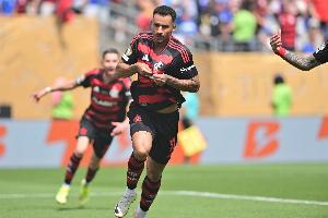 开云体育官网-达尼洛谈孔帕尼：当年做我队长要求很高，如今当教练也延续风格