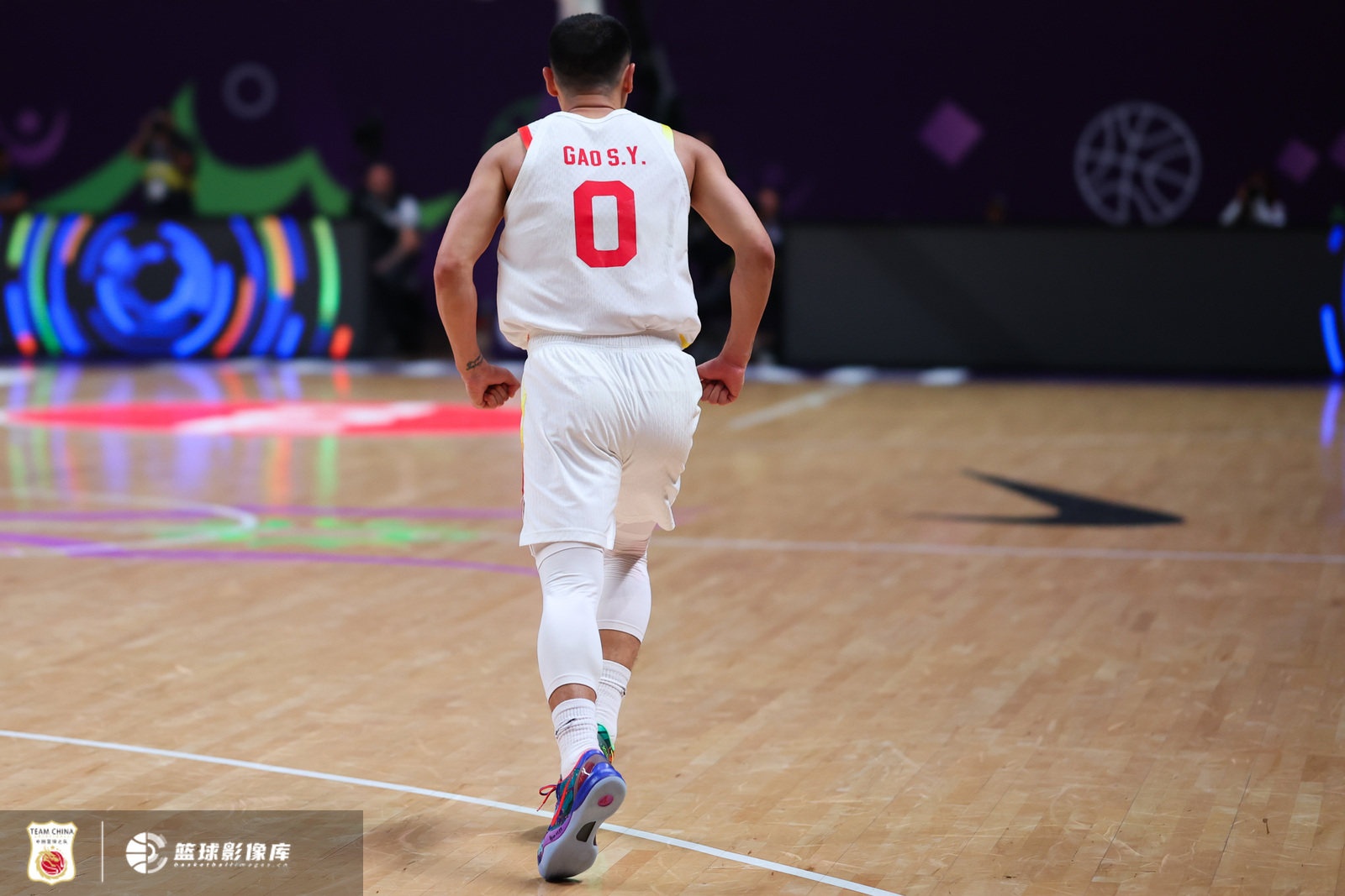 开云体育官网-体坛周报：国产贝弗利上线！高诗岩打破质疑 谁说他是关系户？