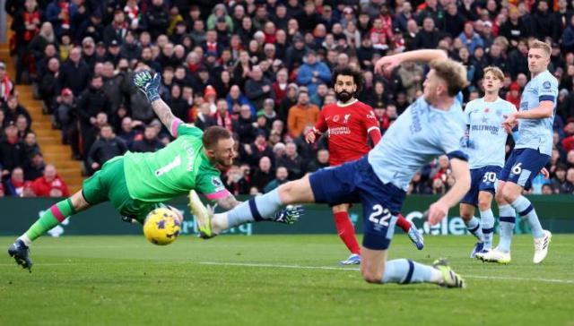 kaiyun-【英超】萨拉赫双响，若塔世界波，利物浦3-0小蜜蜂