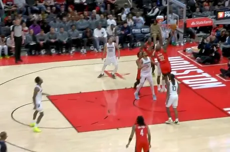 开云体育APP下载-杰夫-格林突破上篮打进火箭三节轰100分，领先29分进入末节